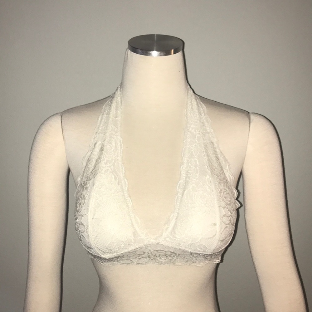 WHITE LACE BRALETTE